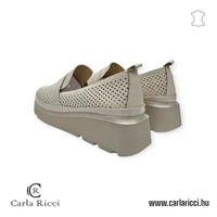 Carla Ricci bézs slipon