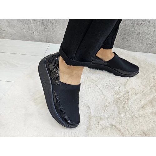 CarlaRicci 0613-4005 fekete krokko lakk cipő 