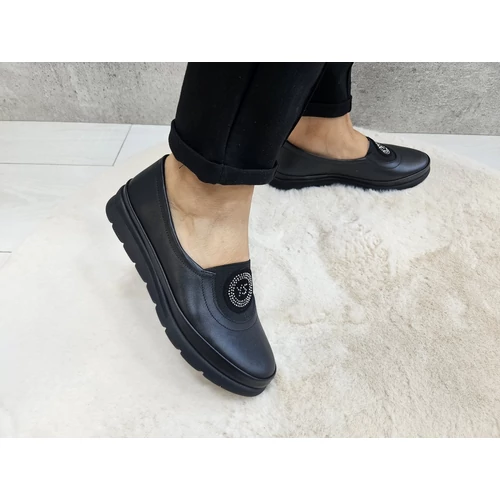 CarlaRicci 0630-4033 fekete cipő 