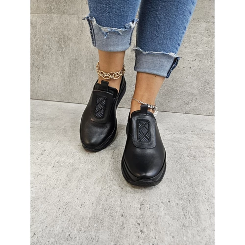Carla Ricci P075-KS44 fekete slipon 