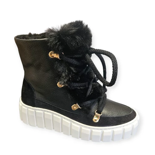 Carla Ricci  fekete bunda béléses bokacsizma