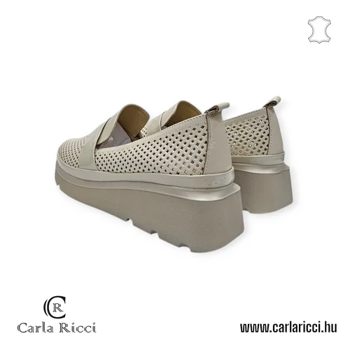 Carla Ricci bézs slipon
