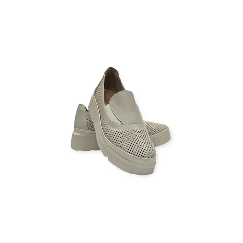 Carla Ricci bézs slipon